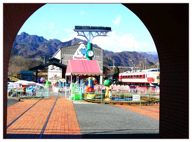 横川鉄道文化村にてアプトシキ電車を見る