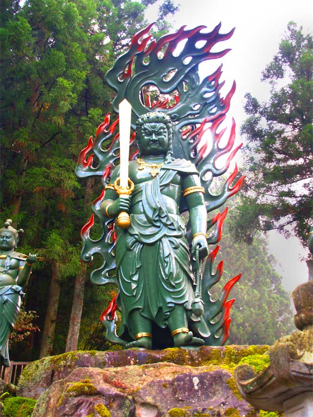 金剛山瑞峯寺立像